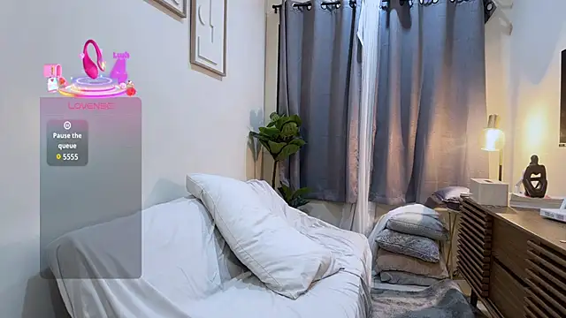 Snapshot of penny_coco chatting on 10/31/25, 09:05 penny coco online show from 10/31/25, 09:05