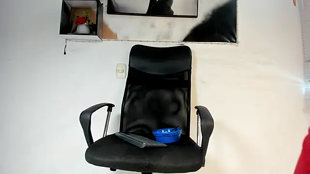 Snapshot of tyler_twink_boy chatting on 12/04/25, 02:15 tyler twink boy online show from 12/04/25, 02:15