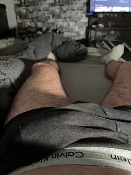 Snapshot of Ggowlad01 chatting on 12/17/25, 10:21 Ggowlad01 online show from 12/17/25, 10:21