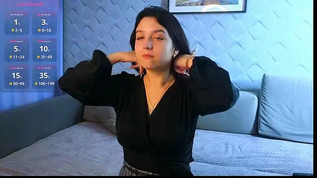 CrimsonBella online show from 09/18/25, 06:43