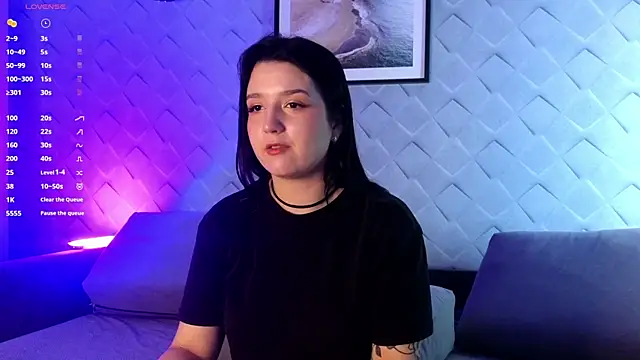 CrimsonBella online show from 11/10/25, 07:02