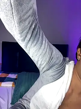 Leo Savage  online show from 09/18/25, 04:47