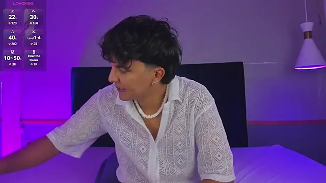 Leo Savage  online show from 09/30/25, 03:22