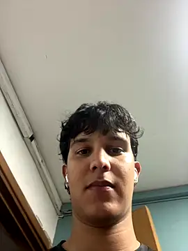 Leo Savage  online show from 10/08/25, 03:04