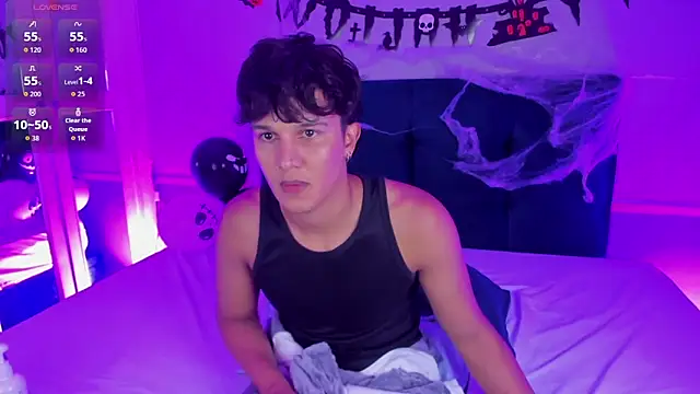 Leo Savage  online show from 10/17/25, 04:04