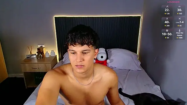 Leo Savage  online show from 07/24/26, 03:15