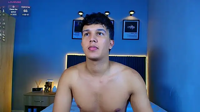 Leo Savage  online show from 07/26/26, 03:04