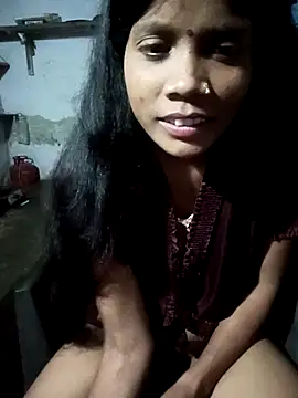 Snapshot of SEXY-MAHI4 chatting on 09/18/25, 05:37 SEXY-MAHI4 online show from 09/18/25, 05:37