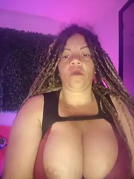 Snapshot of Eva_Luxei chatting on 09/21/25, 11:56 Eva Luxei online show from 09/21/25, 11:56