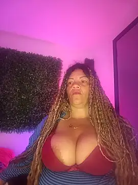 Snapshot of Eva_Luxei chatting on 09/22/25, 12:07 Eva Luxei online show from 09/22/25, 12:07