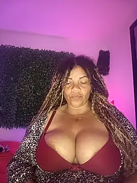 Snapshot of Eva_Luxei chatting on 09/23/25, 04:15 Eva Luxei online show from 09/23/25, 04:15