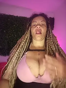 Snapshot of Eva_Luxei chatting on 09/29/25, 11:15 Eva Luxei online show from 09/29/25, 11:15