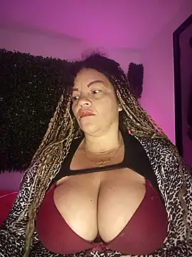 Snapshot of Eva_Luxei chatting on 10/08/25, 08:45 Eva Luxei online show from 10/08/25, 08:45