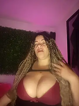 Snapshot of Eva_Luxei chatting on 10/10/25, 11:42 Eva Luxei online show from 10/10/25, 11:42