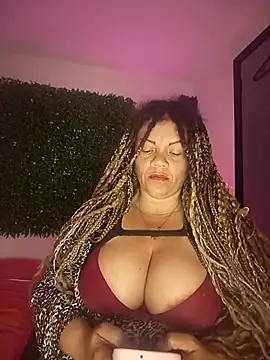 Snapshot of Eva_Luxei chatting on 10/12/25, 06:34 Eva Luxei online show from 10/12/25, 06:34