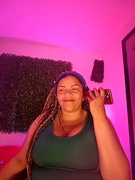 Snapshot of Eva_Luxei chatting on 10/20/25, 12:27 Eva Luxei online show from 10/20/25, 12:27