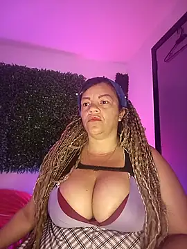 Snapshot of Eva_Luxei chatting on 10/22/25, 10:59 Eva Luxei online show from 10/22/25, 10:59