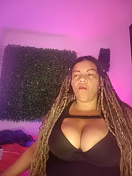 Snapshot of Eva_Luxei chatting on 10/22/25, 11:26 Eva Luxei online show from 10/22/25, 11:26