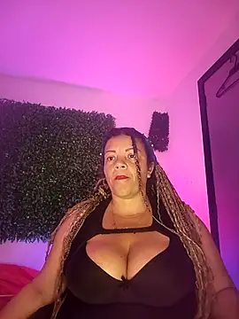 Snapshot of Eva_Luxei chatting on 10/24/25, 12:12 Eva Luxei online show from 10/24/25, 12:12