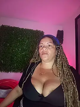 Snapshot of Eva_Luxei chatting on 10/26/25, 12:22 Eva Luxei online show from 10/26/25, 12:22