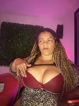 Snapshot of Eva_Luxei chatting on 11/01/25, 01:29 Eva Luxei online show from 11/01/25, 01:29