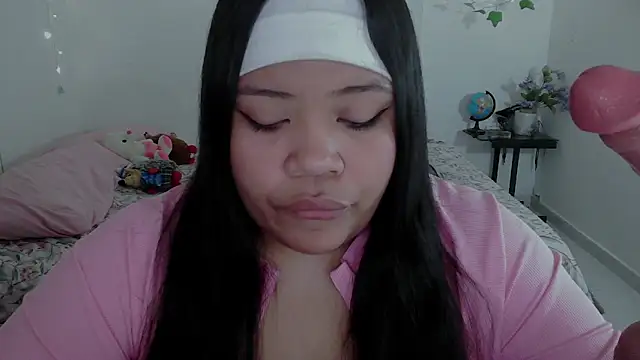 Snapshot of Juicy_elenxx chatting on 11/08/25, 01:06 Juicy elenxx online show from 11/08/25, 01:06