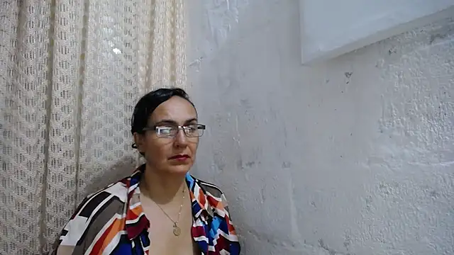 Snapshot of gabbyparker_ chatting on 10/31/25, 10:00 gabbyparker online show from 10/31/25, 10:00