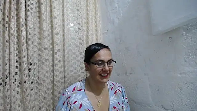 Snapshot of gabbyparker_ chatting on 11/06/25, 07:53 gabbyparker online show from 11/06/25, 07:53