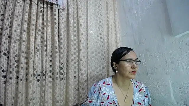 Snapshot of gabbyparker_ chatting on 11/20/25, 09:31 gabbyparker online show from 11/20/25, 09:31