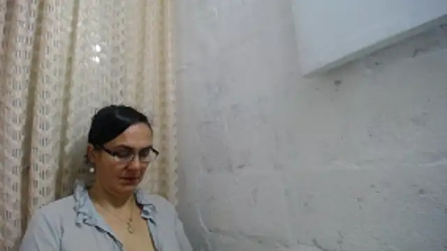 Snapshot of gabbyparker_ chatting on 12/18/25, 09:59 gabbyparker online show from 12/18/25, 09:59