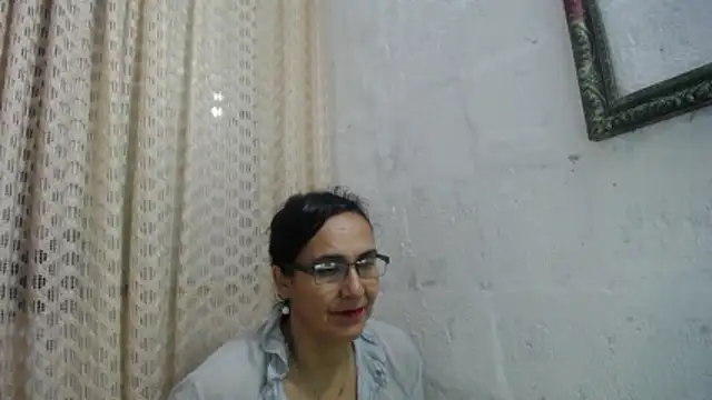 Snapshot of gabbyparker_ chatting on 01/08/26, 12:24 gabbyparker online show from 01/08/26, 12:24