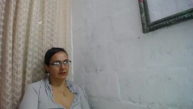 Snapshot of gabbyparker_ chatting on 02/21/26, 10:49 gabbyparker online show from 02/21/26, 10:49