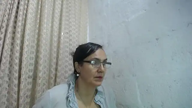 Snapshot of gabbyparker_ chatting on 03/10/26, 10:09 gabbyparker online show from 03/10/26, 10:09