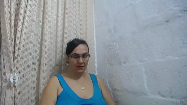 Snapshot of gabbyparker_ chatting on 03/27/26, 09:21 gabbyparker online show from 03/27/26, 09:21