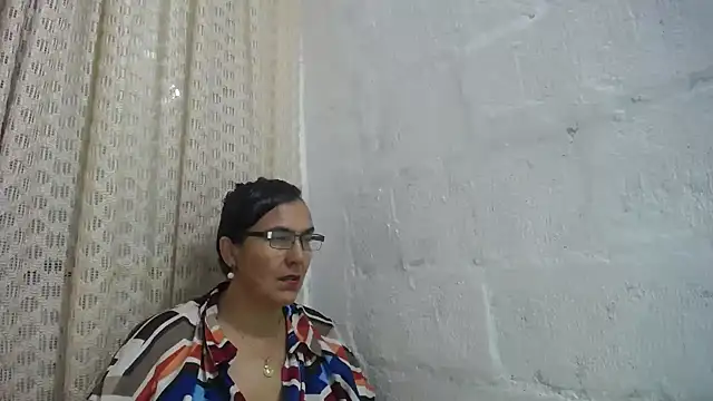 Snapshot of gabbyparker_ chatting on 04/07/26, 09:32 gabbyparker online show from 04/07/26, 09:32