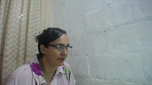 Snapshot of gabbyparker_ chatting on 04/23/26, 09:52 gabbyparker online show from 04/23/26, 09:52