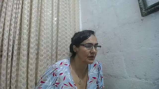 Snapshot of gabbyparker_ chatting on 05/10/26, 10:09 gabbyparker online show from 05/10/26, 10:09