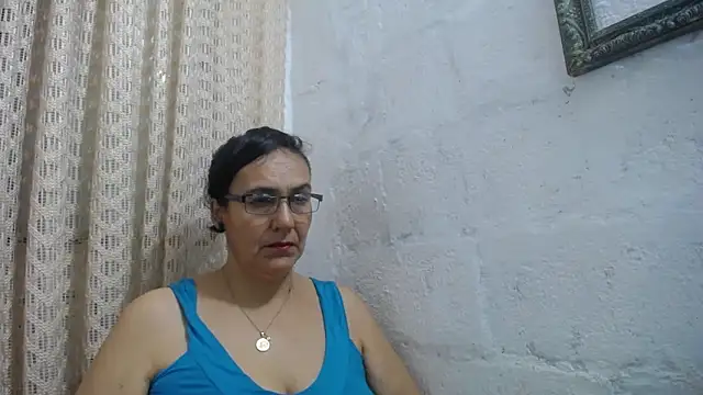 Snapshot of gabbyparker_ chatting on 06/06/26, 07:35 gabbyparker online show from 06/06/26, 07:35
