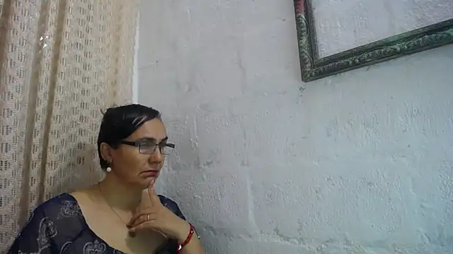 Snapshot of gabbyparker_ chatting on 06/10/26, 07:18 gabbyparker online show from 06/10/26, 07:18