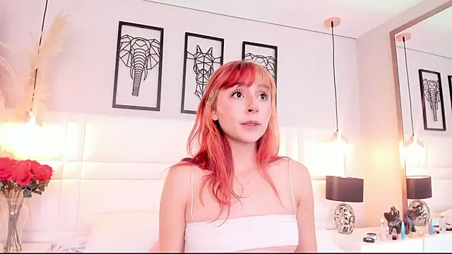 dafnne hall online show from 10/18/25, 07:03