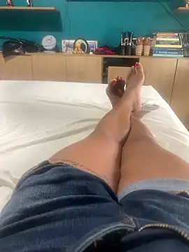 Snapshot of ju_muniz01 chatting on 10/06/25, 01:30 ju muniz01 online show from 10/06/25, 01:30