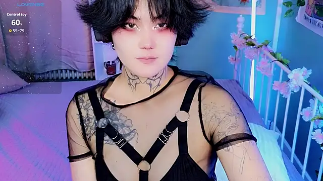 Snapshot of GothXRaven chatting on 11/08/25, 12:49 GothXRaven online show from 11/08/25, 12:49