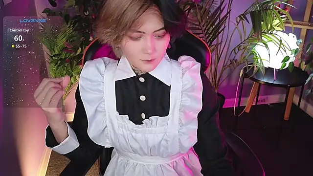 Snapshot of GothXRaven chatting on 12/03/25, 12:58 GothXRaven online show from 12/03/25, 12:58