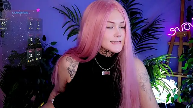 Snapshot of GothXRaven chatting on 12/05/25, 03:52 GothXRaven online show from 12/05/25, 03:52