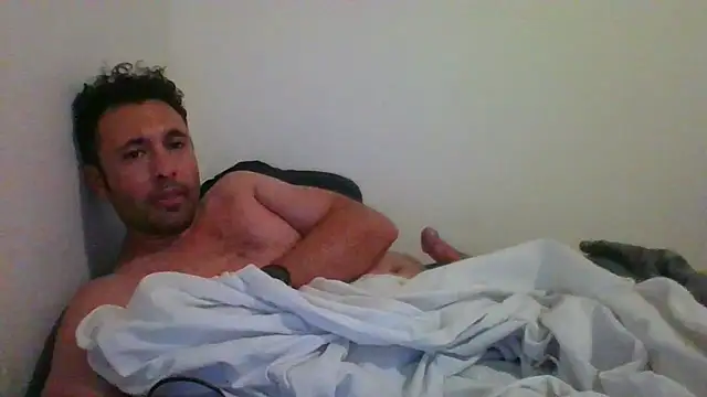 Snapshot of micgolf2025 chatting on 10/18/25, 03:53 micgolf2025 online show from 10/18/25, 03:53