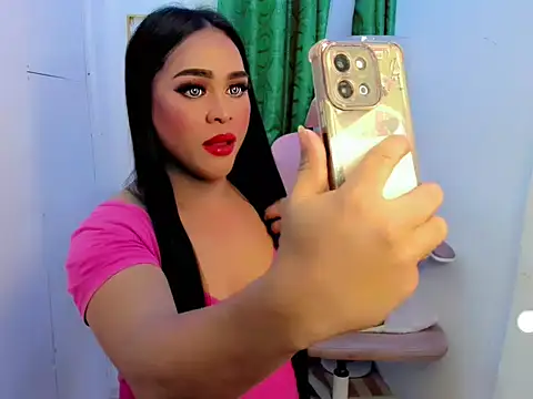 Snapshot of slutty_jaya chatting on 11/21/25, 01:43 slutty jaya online show from 11/21/25, 01:43