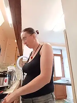 Sophierob1 online show from 06/15/26, 12:40