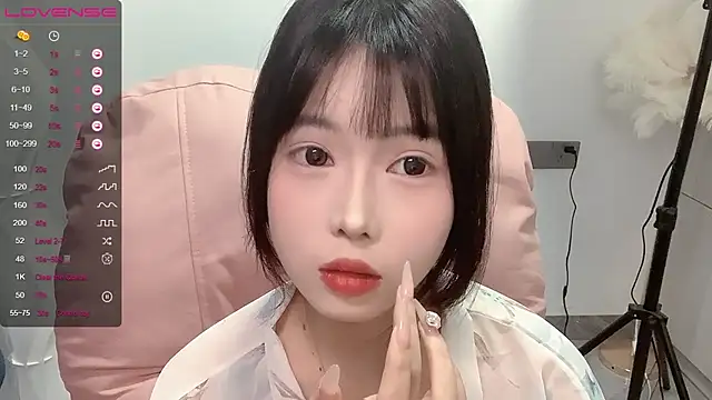 A SR 002 online show from 09/24/25, 04:32