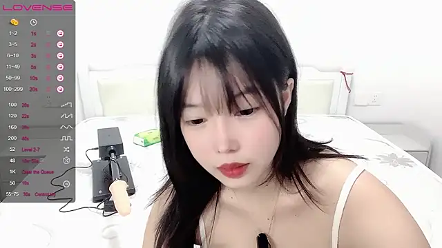 A SR 002 online show from 10/21/25, 03:02