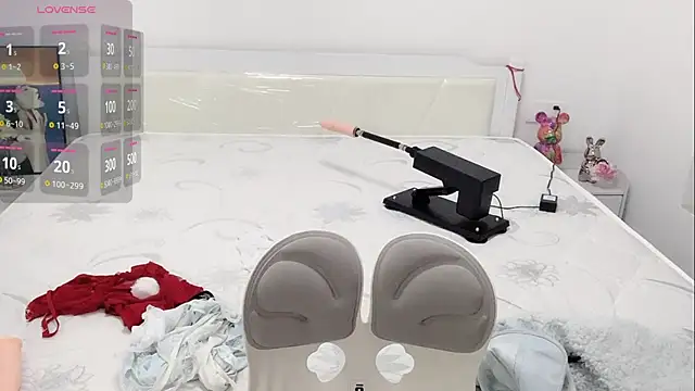 A SR 002 online show from 10/28/25, 01:14